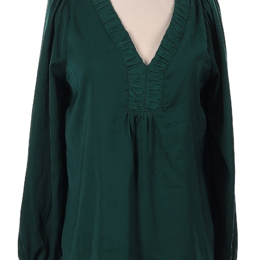 Skies Are Blue Forest Green V-neck Top